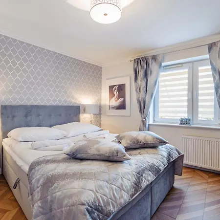 Centrum, Sun & Snow *