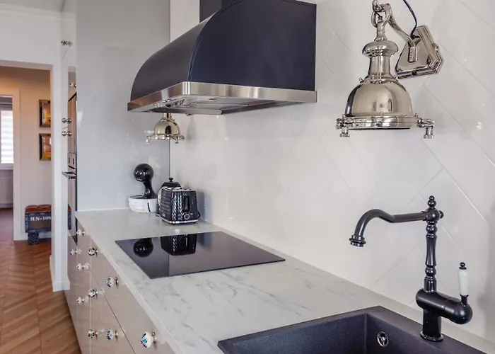 Centrum, Sun & Snow * Hel